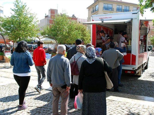 Ezeli Rekabeti Kenara Bırakıp Afrin Şehitleri İçin Hayır Yaptılar