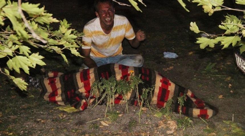 Kazada &Ouml;len Karısının Başında "sevgi Kurban Olurum Ne Olur Uyan" Diye Feryat Etti