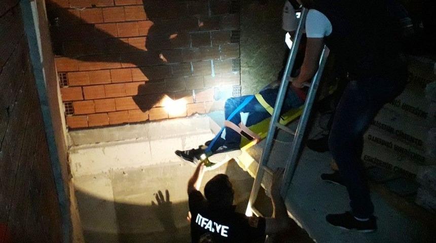Apartman Boşluğuna D&uuml;şen Şahıs Yaralandı