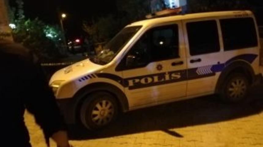 Kıskançlık Meselesi Yüzünden Çıkan Kavgada Eşini Boğarak Öldürdü