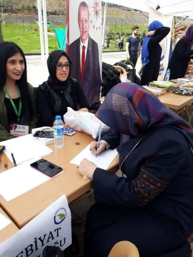 Başkan Dursun Ay’ın Eşi Nursel Ay’dan Üniversiteli Gençlere Destek