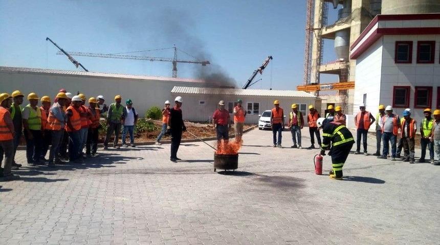 İtfaiye M&uuml;d&uuml;rl&uuml;ğ&uuml; Eğitimlere Devam Ediyor