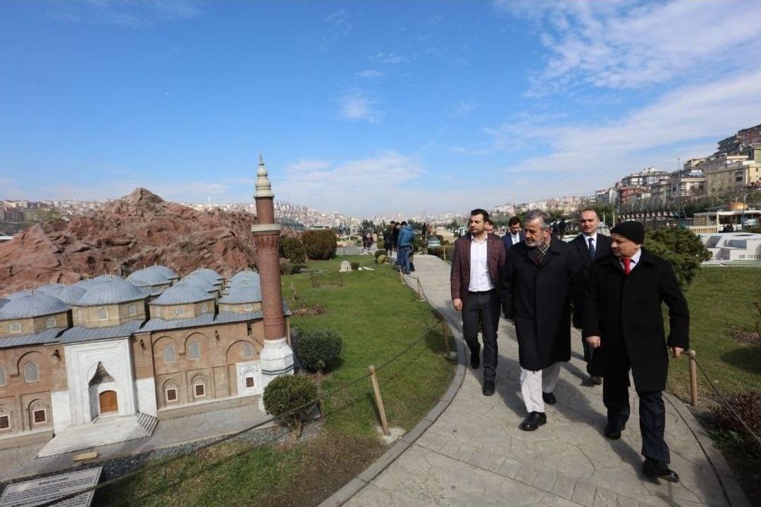 İbb&rsquo;den Diyanet Temsilcilerine Ve &Uuml;niversite &Ouml;ğrencilerine İstanbul Gezisi