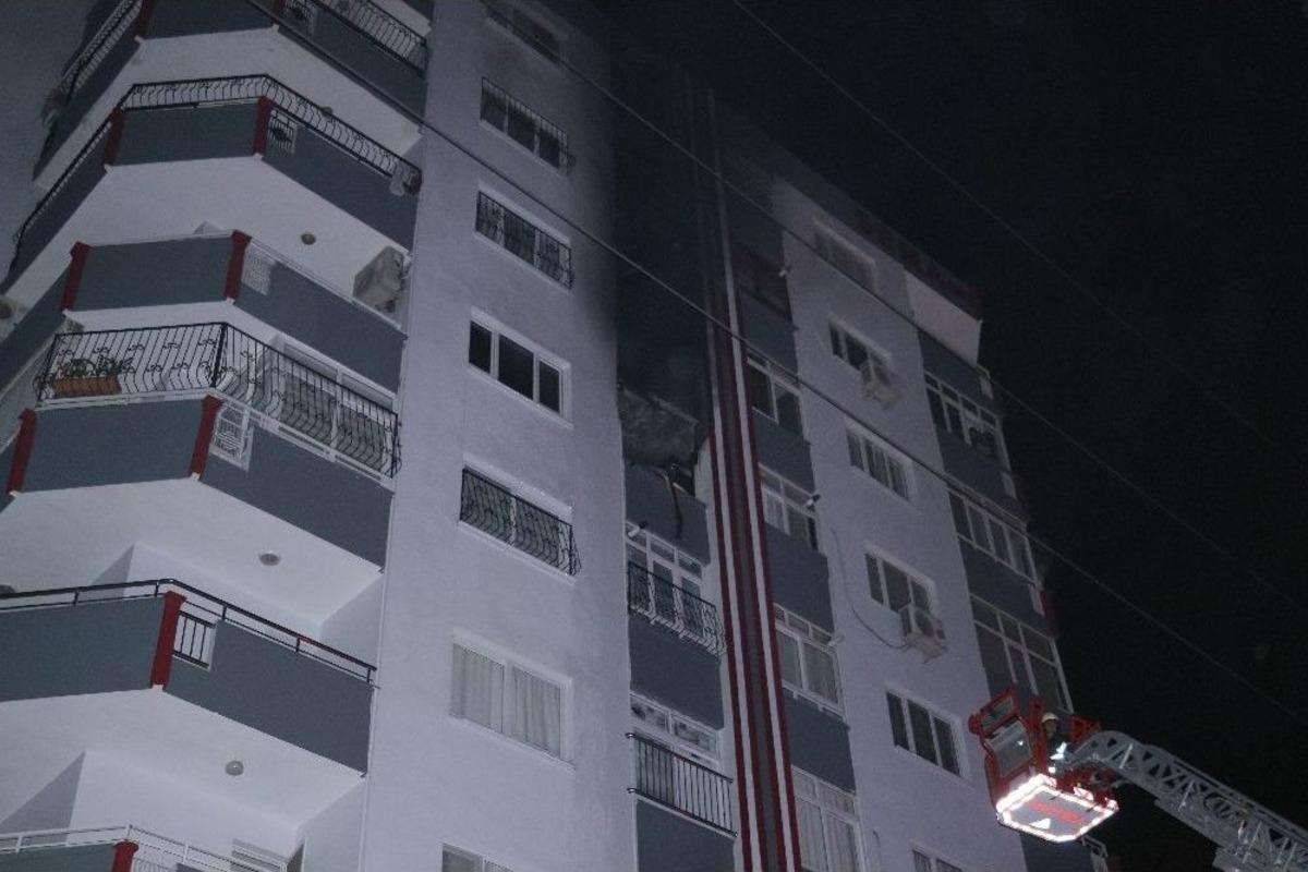 Yangında Mahsur Kalan Anne Ve &Ccedil;ocukları Kurtarıldı