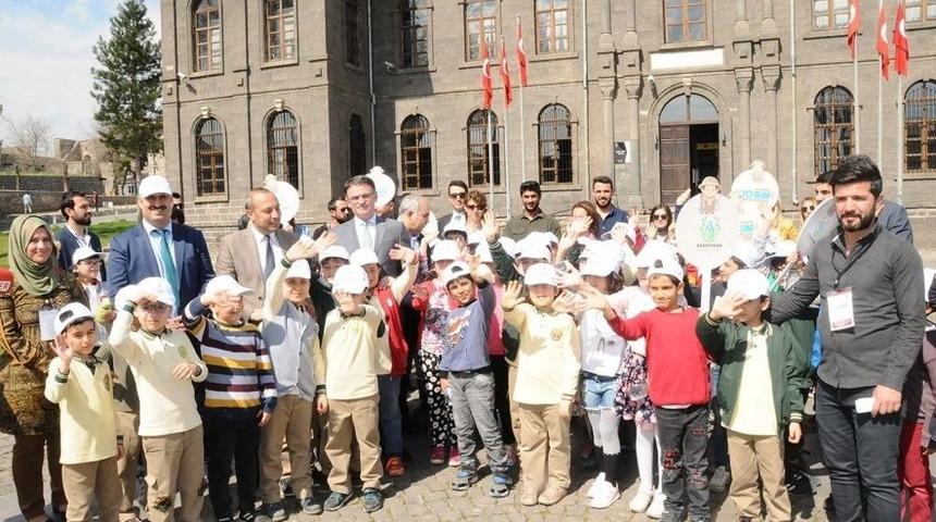 Diyarbakır&rsquo;da 10 Bin &Ccedil;ocuk M&uuml;ze İle Buluşuyor