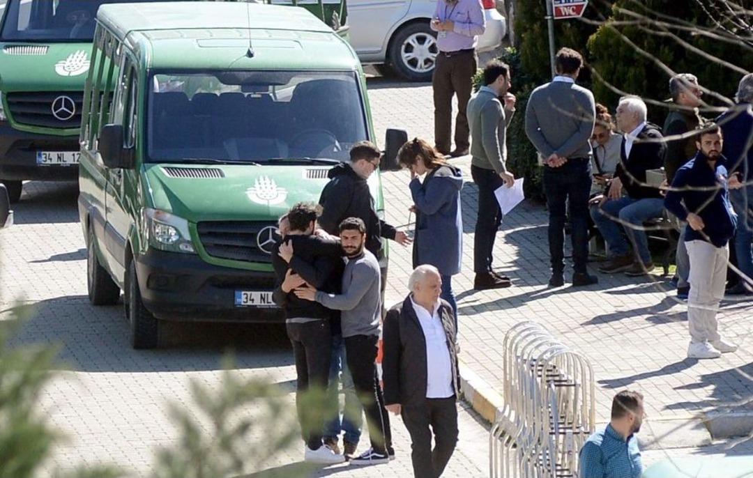 İran&rsquo;da D&uuml;şen Jette &Ouml;len 10 Kişinin Cenazeleri Ailelerine Teslim Ediliyor