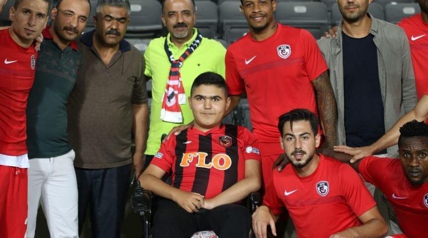 Dmd Hastası &Ccedil;ocuğun Hayali Ger&ccedil;ek Oldu