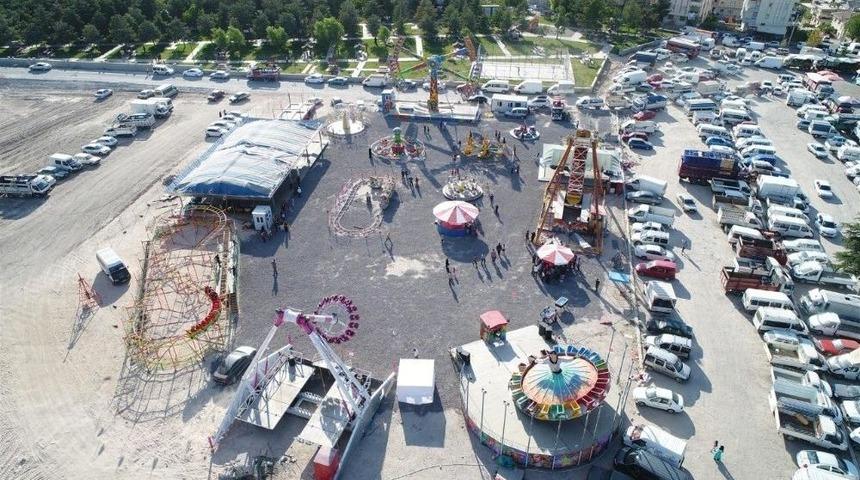 Şehit Aileleri, Gazi Ve Yakınlarıyla Engellilere Ücretsiz Lunapark Hizmeti