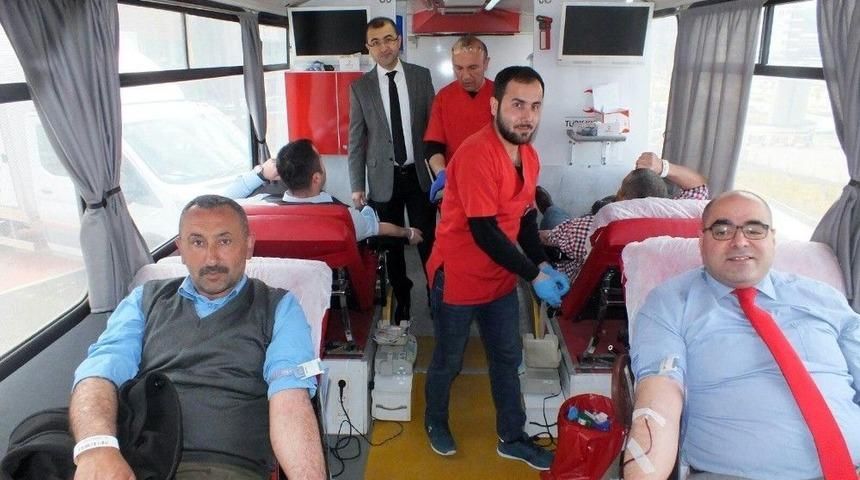 Yozgat Şehir Hastanesi &Ccedil;alışanları, Zeytin Dalı Harekatı&rsquo;na Destek İ&ccedil;in Kan Bağışında Bulundu