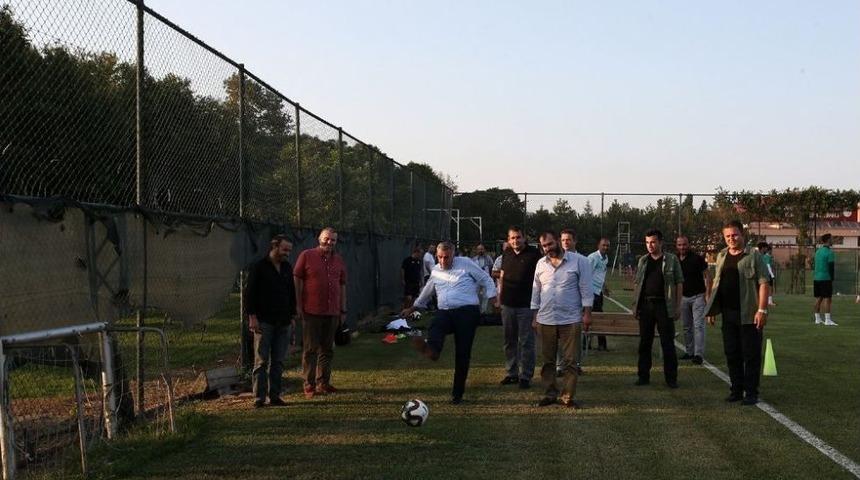 Başkan Toçoğlu Sakaryaspor İdmanını Ziyaret Etti