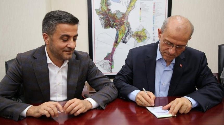 Belediye Ve M&uuml;ft&uuml;l&uuml;k, Gen&ccedil;ler İ&ccedil;in İmzaladı