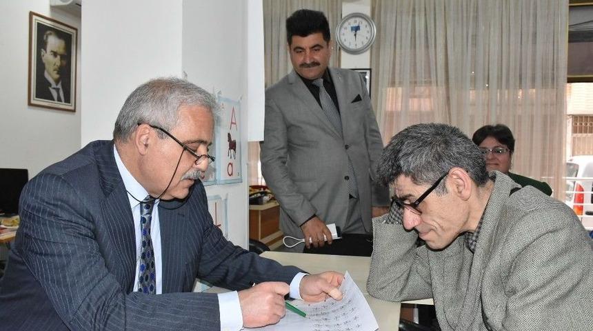 Vali Güvençer, Okuma-yazma Bilmeyenleri Kurslara Davet Etti