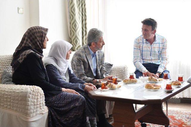 Başkan Tuna’dan 15 Temmuz Şehitlerinin Ailesine Ziyaret