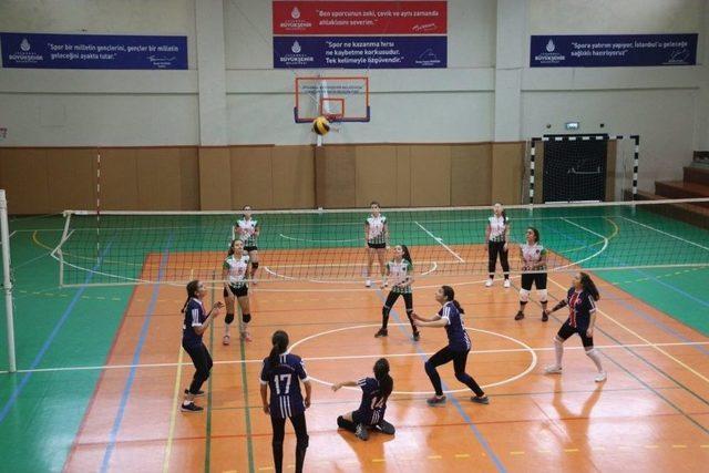 Eyüpsultan’da ‘okullar Arası Voleybol Turnuvası’ Başladı