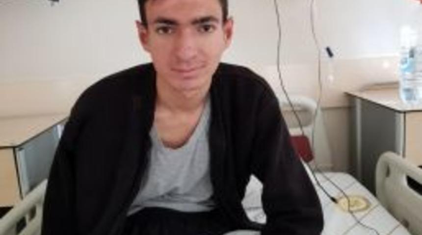 Kelebek Hastası Gencin Elleri A&ccedil;ıldı