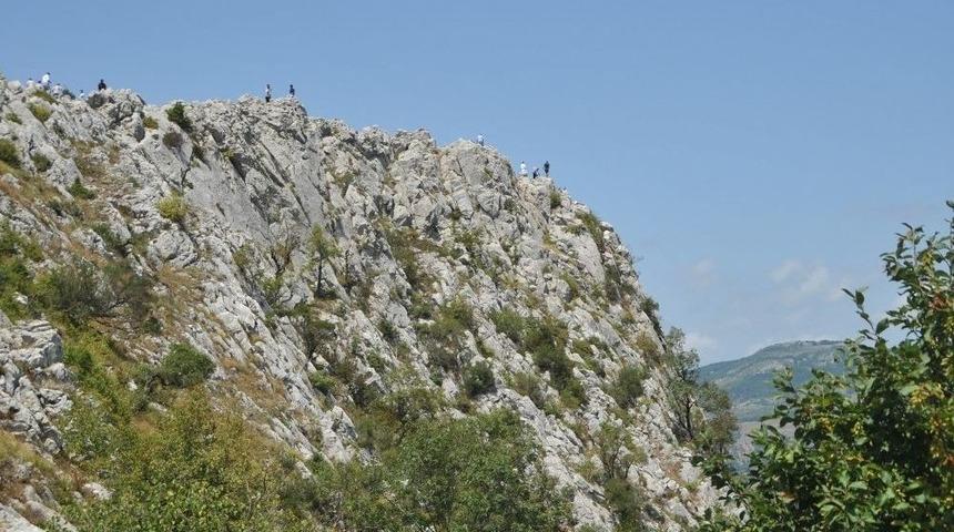 Selfie &Ccedil;ekmek İ&ccedil;in Hayatlarını Tehlikeye Attılar