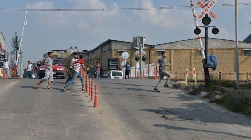 Lokomotif Hemzemin Ge&ccedil;itte Otomobile &Ccedil;arptı: 1 &Ouml;l&uuml;