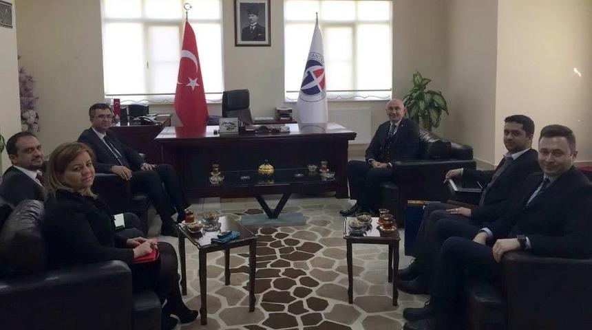 Rekt&ouml;r Yılmaz&rsquo;dan Naci Top&ccedil;uoğlu Myo&rsquo;na Ziyaret