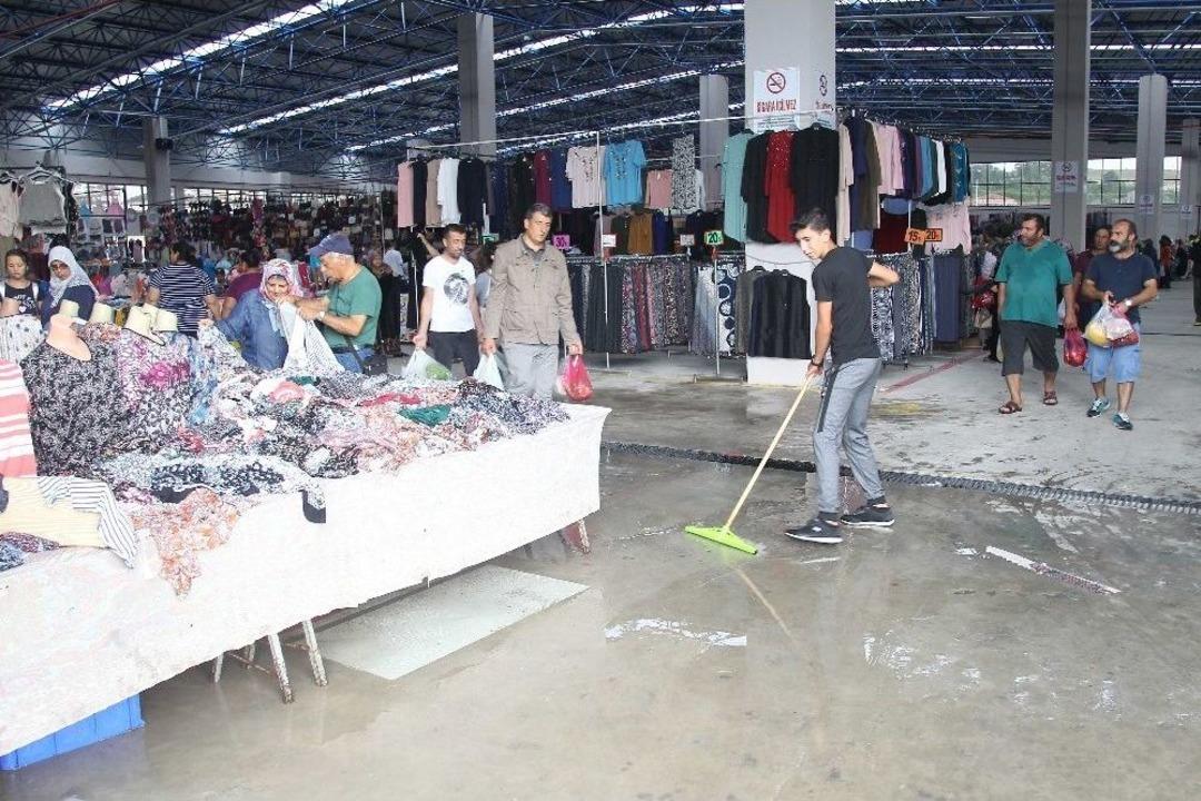 &Ccedil;erkezk&ouml;y&rsquo;de Sağanak Yağış Hayatı Olumsuz Etkiledi