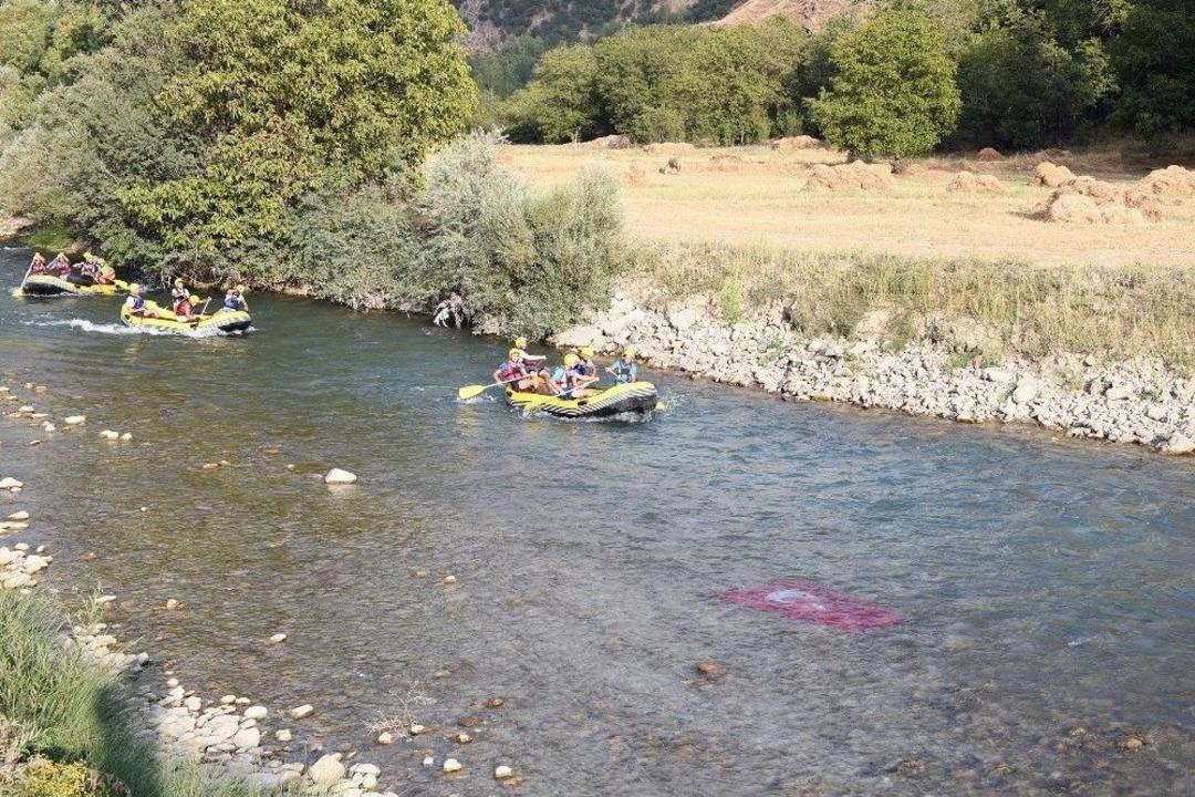 Bir Zamanlar Ter&ouml;rle Anılan &Ccedil;atak&rsquo;ta Rafting Heyecanı