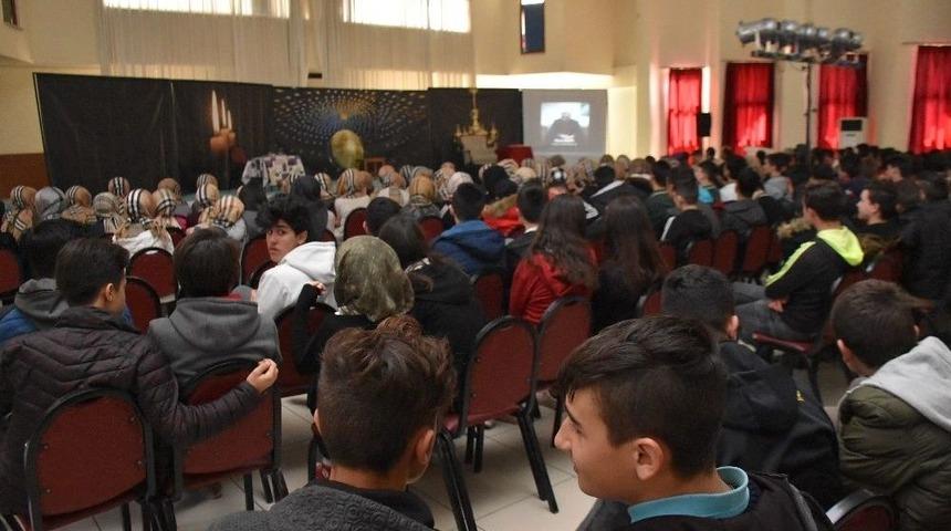 Dursunbey&rsquo;de Uyuşturucunun Zararları Tiyatro İle Anlatıldı