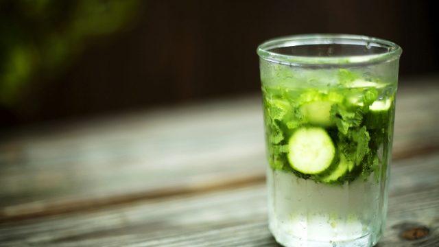 2016'ya Zayıf, Sağlıklı Ve Zinde Girmek İsteyenlere Zayıflatıcı Detoks Suyu