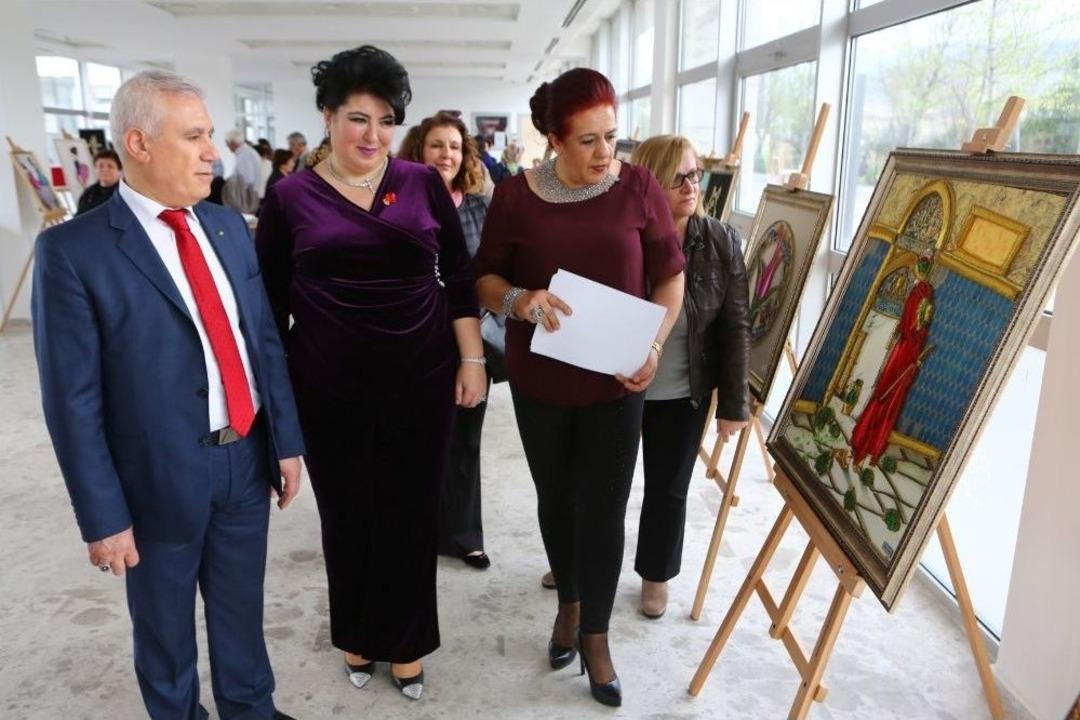 &Ccedil;iviyle Telin Estetik Buluşması Bu Sergide