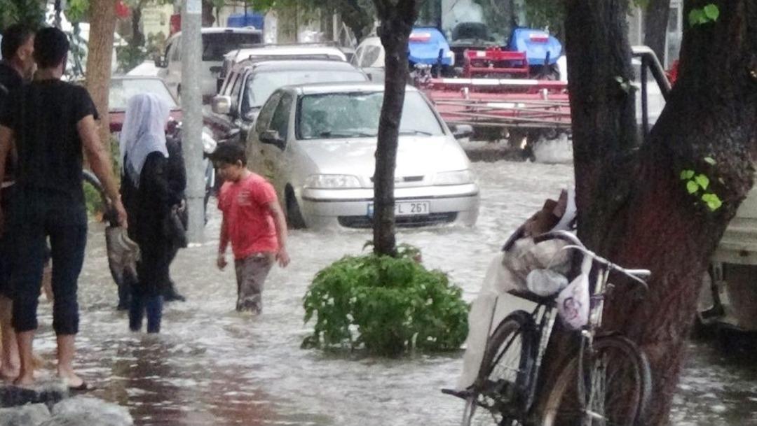 Bursa&rsquo;da Selde 2 &Ccedil;ocuk Evde Mahsur Kaldı