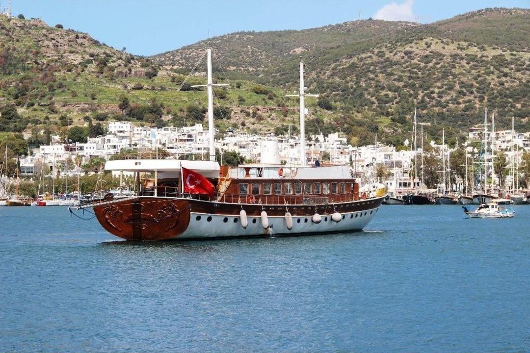Yunanistan&rsquo;ın Rehin Aldığı Milyon Dolarlık T&uuml;rk Teknesi Bodrum&rsquo;a Geldi