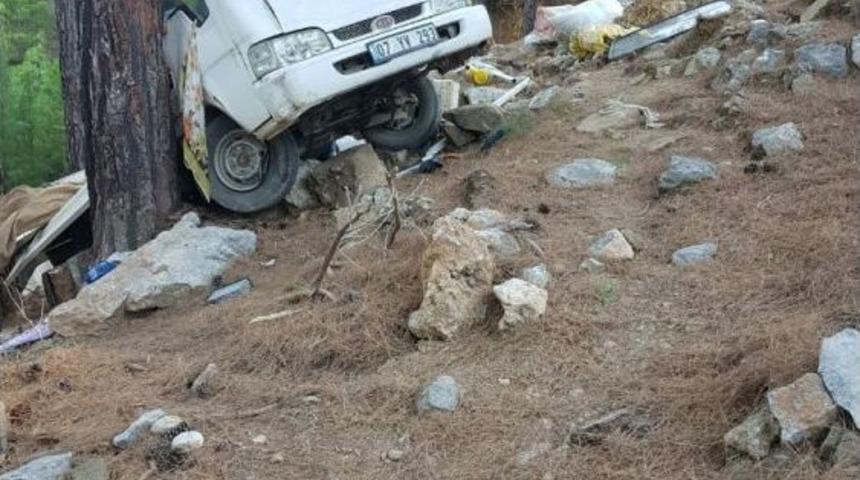 Yayla D&ouml;n&uuml;ş&uuml; Trafik Kazası: 2 &Ouml;l&uuml;, 2 Yaralı