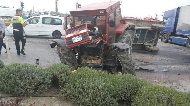 Amasya’da Tır İle Traktör Çarpıştı: 2 Yaralı