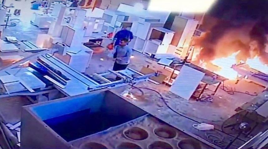 Mobilyacıyı Gasp Edip, İş Yerini Ateşe Veren Zanlılar Tutuklandı