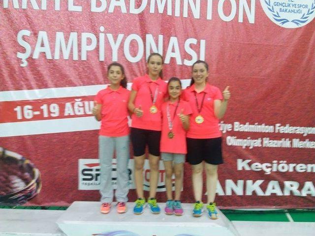 Badminton’da Türkiye Şampiyonu Oldular