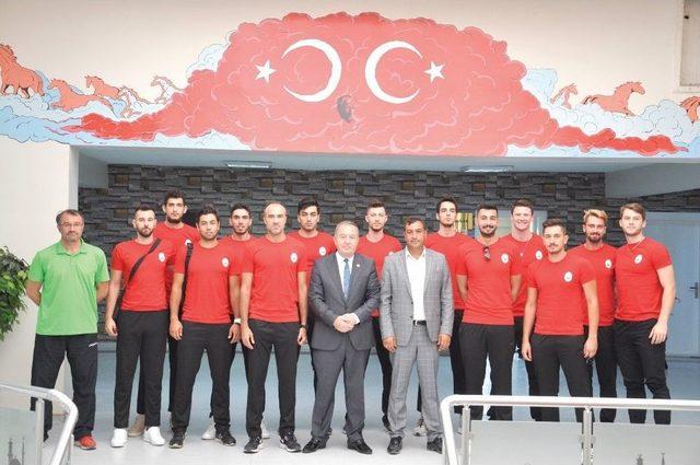 Kadrosunu Güçlendiren Sungurlu Belediyespor İddialı Hazırlanıyor