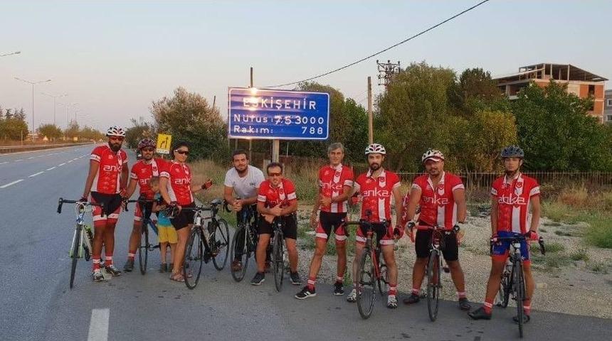 Avcılarlı Bisiklet&ccedil;iler; Ata&rsquo;ya Saygı Turu&rsquo;nda