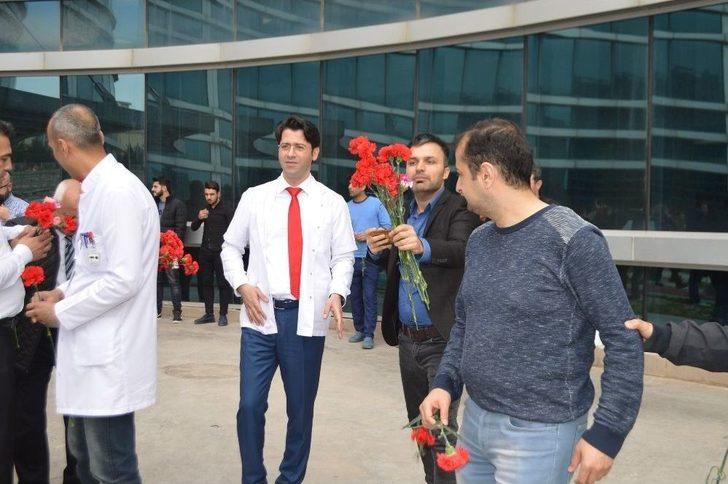 Mardin’de Doktorlar Şiddete Beyaz Balonla Cevap Verdi