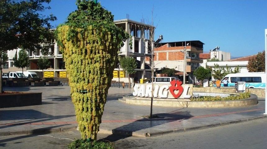 Sarıg&ouml;l Geleneksel Sultani &Uuml;z&uuml;m Festivalinde &Uuml;nl&uuml;ler Ge&ccedil;idi