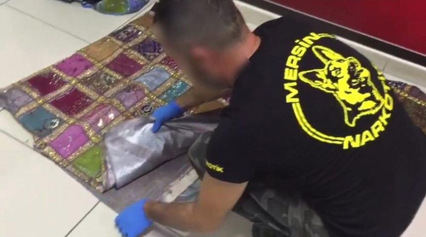 Ke&ccedil;eye Emdirilen Uyuşturucu Polisi Bile Şaşırttı