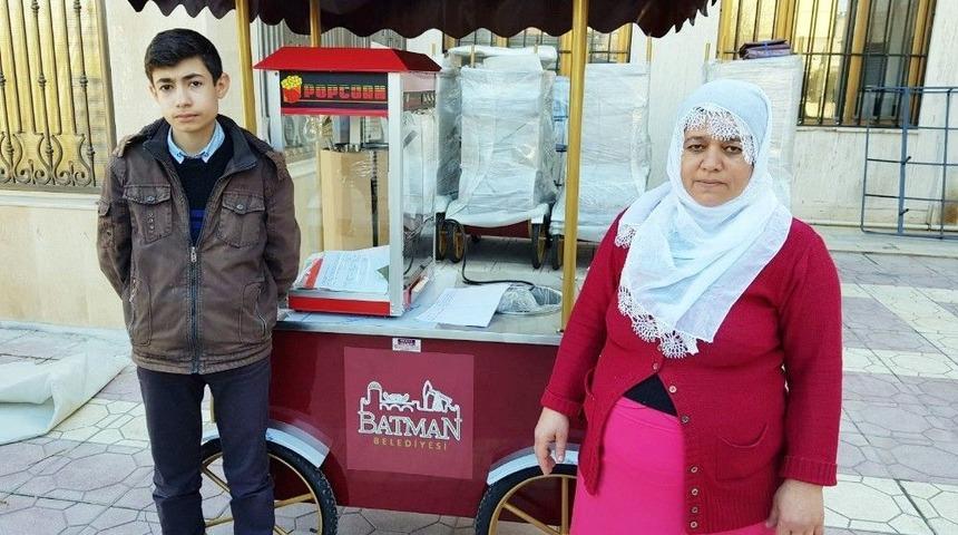 Batman Belediyesi Mısır Ve Simit Arabalarını Sahiplerine Teslim Etti