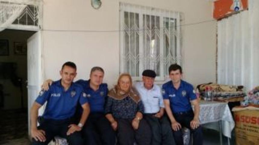 Polisler Şehidin Ailesi İle Bir Araya Geldi