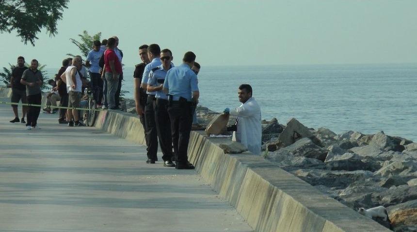 Kartal’da Denizden Erkek Cesedi Çıktı