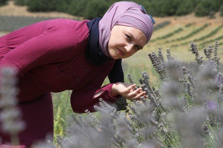 Isparta Gülü Ve Lavantası 14 Ülkeden Gelen Öğrenciye Tanıtıldı G3