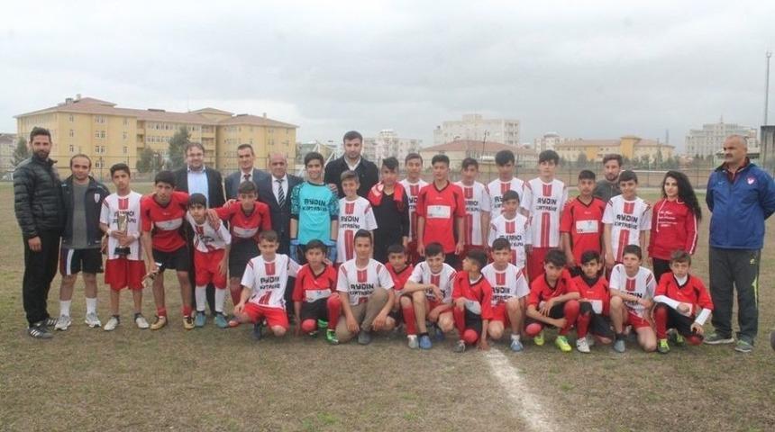 Şırnak&rsquo;ta D&uuml;zenlenen Futbol Turnuvası Sona Erdi