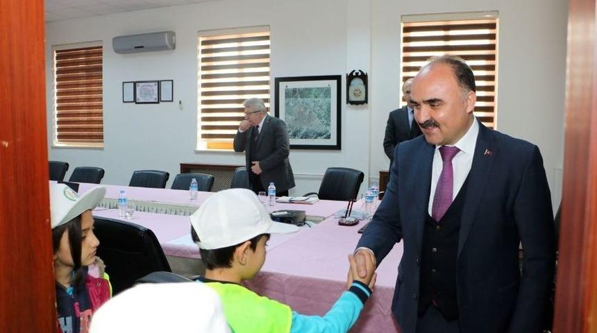 Isparta&rsquo;daki İlkokul &Ouml;ğrencilerinden &lsquo;&ccedil;evre Polisi&rsquo; Projesi