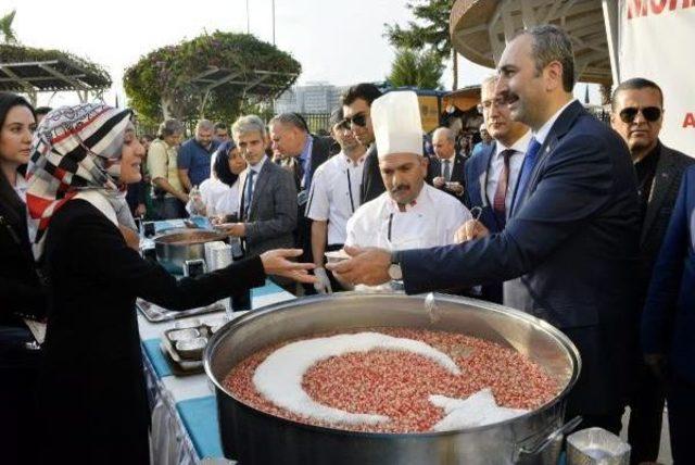 Adalet Bakanı Gül: Kendi Yüzünü, Karısını Bile Inkar Eden Hainler