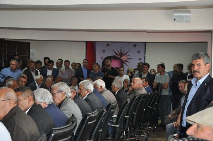 Kars’ta İlk Bayramlaşma Töreni Ak Parti’de Yapıldı G5