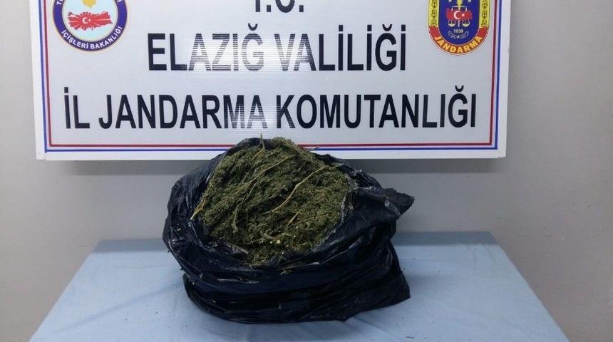 5 Kilo Esrarla Yakalanan 2 Ş&uuml;pheli Tutuklandı