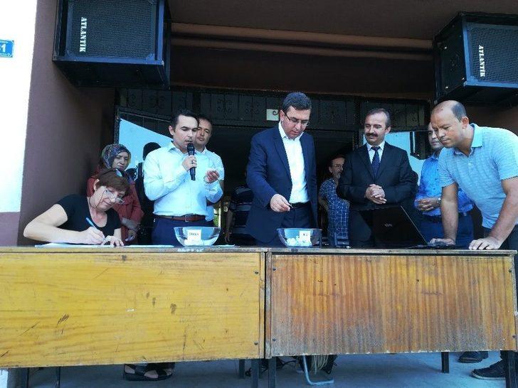 İlkokul 1.sınıf Öğrencilerinin Şubeleri Kura İle Belirlendi G4