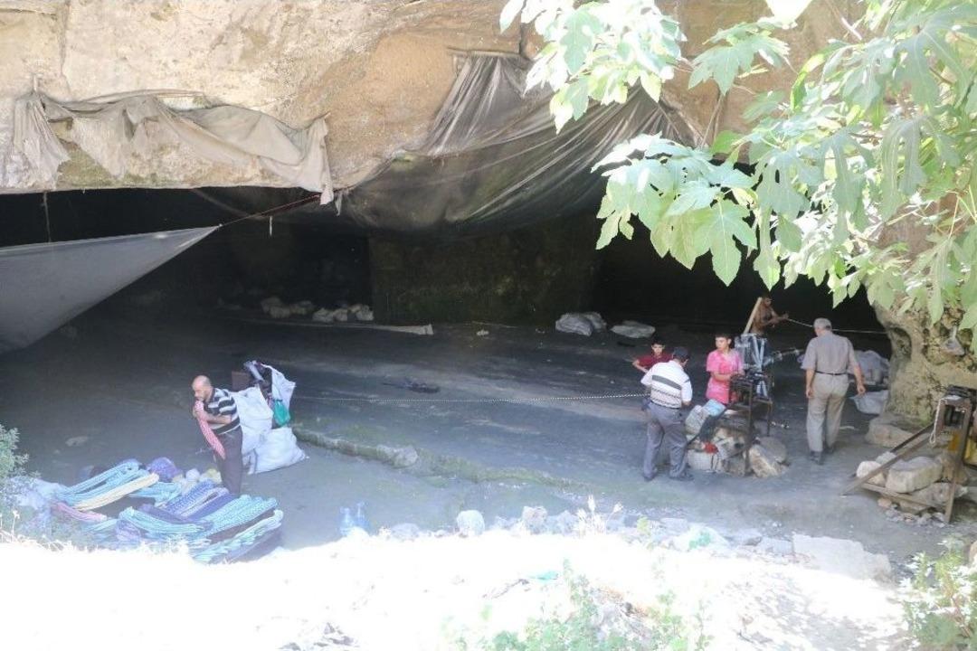 (&ouml;zel) &rsquo;kendir&rsquo; Mağaralara Girdi