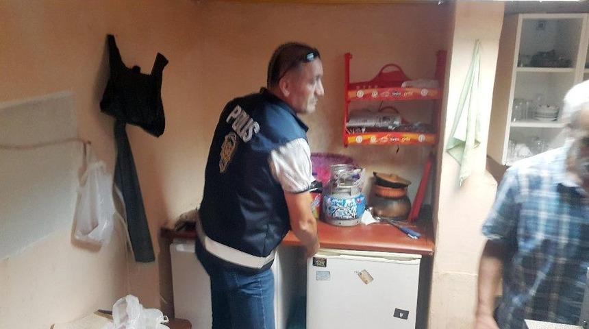 &Ccedil;ubuk Kraker Poşetinden Uyuşturucu &Ccedil;ıktı